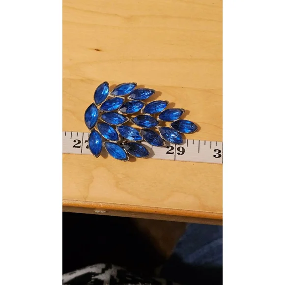 Vintage unsigned royal blue navette brooch - Picture 2 of 9